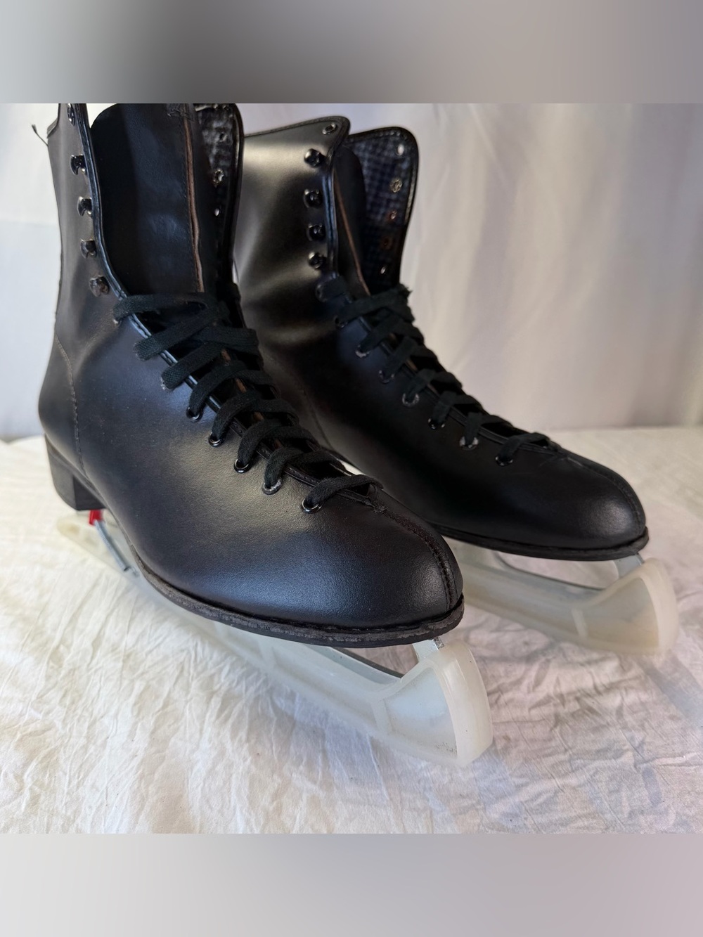 Men's Black Leather Ice Skates Classic Lace-Up Style Made in Canada Winter Decor